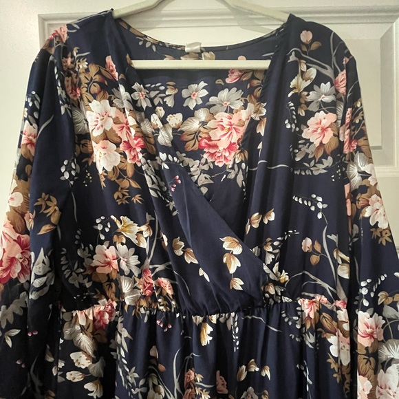 ✨SALE✨ Amazon Navy Floral Print Maxi Dress - Picture 3 of 5